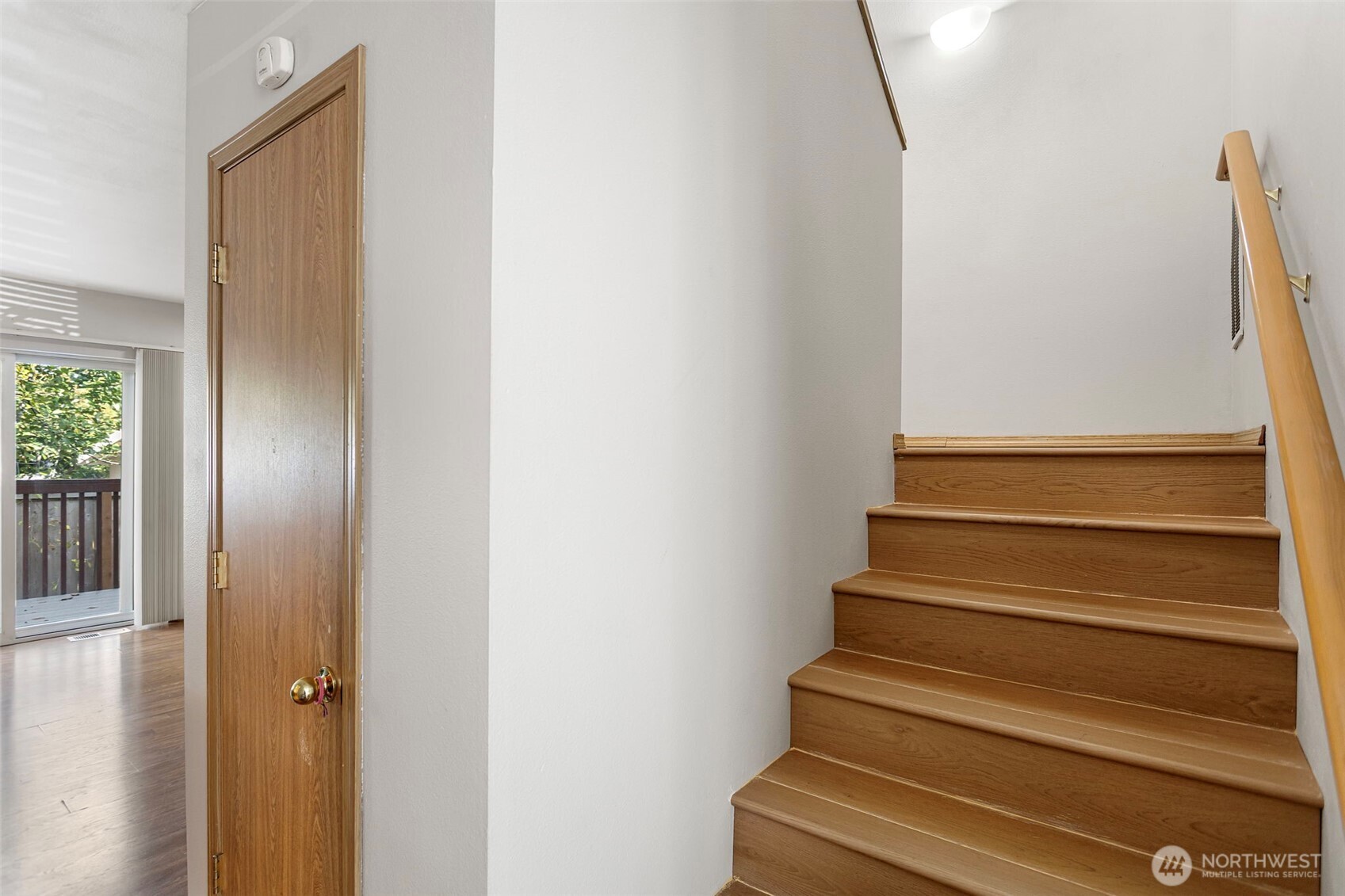 15815 Admiralty Way D-4 Property Photo 6