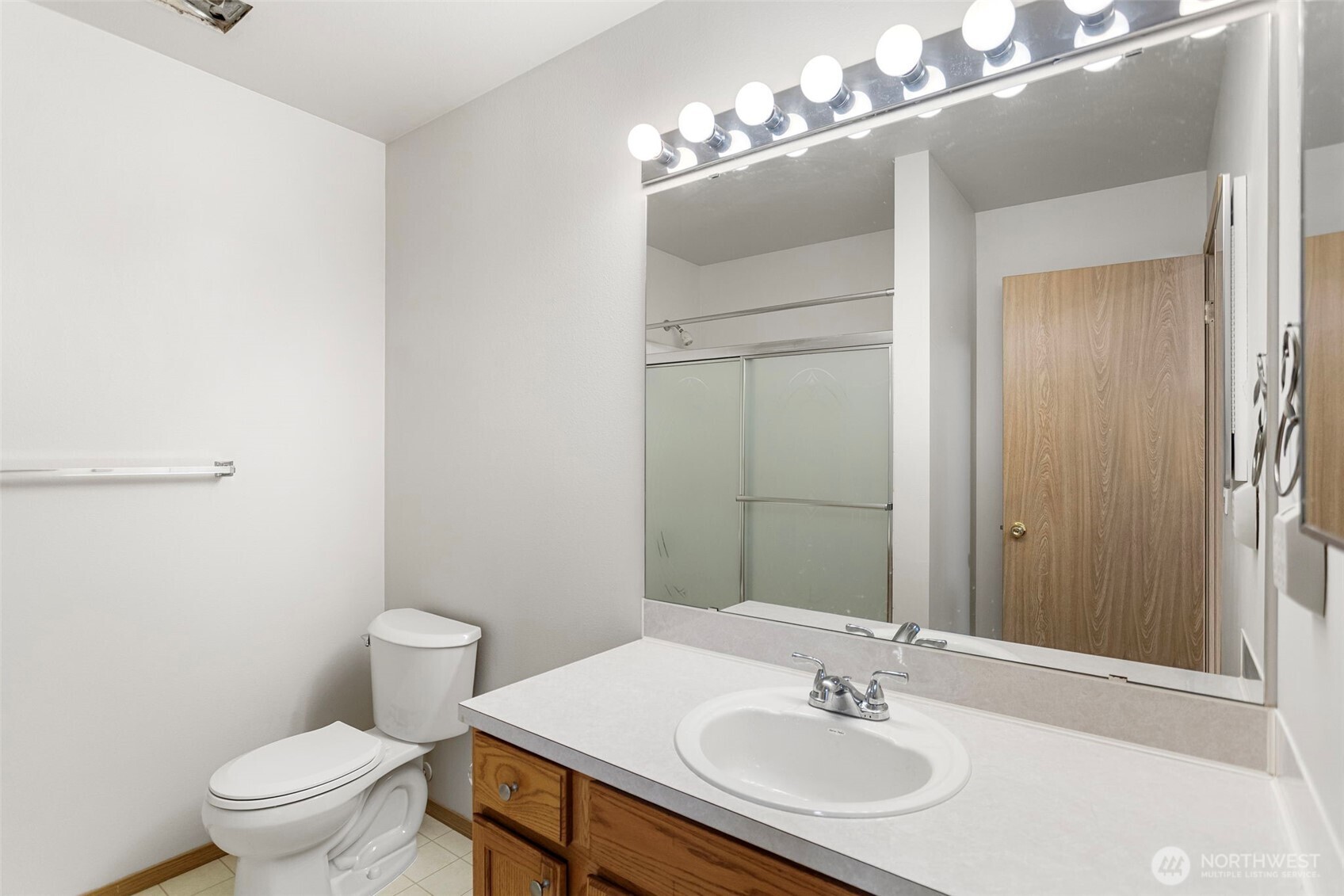15815 Admiralty Way D-4 Property Photo 14