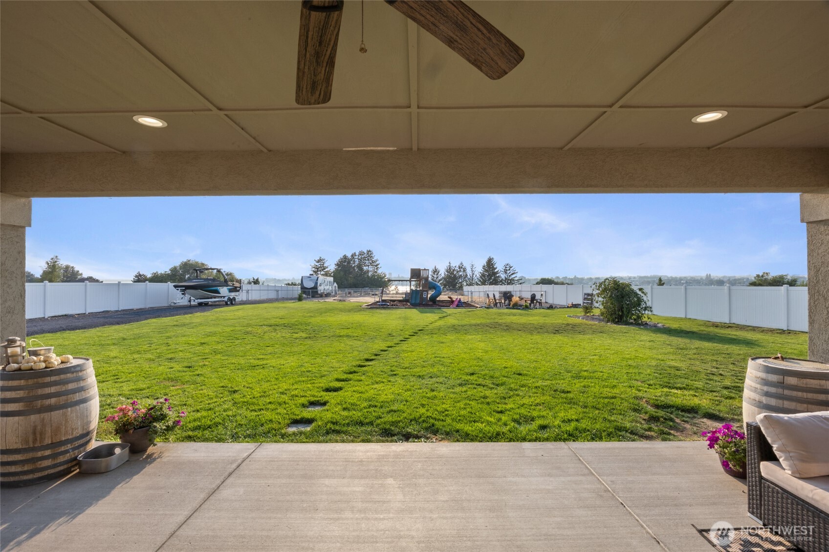 724 I.6 Property Photo 30