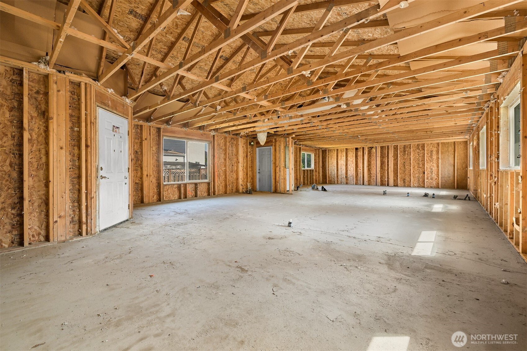 221 Front Street Property Photo 6