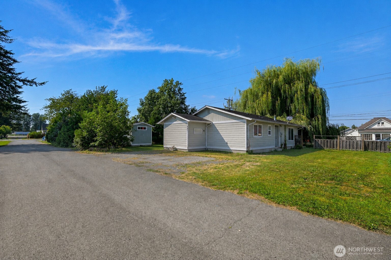 221 Front Street Property Photo 15