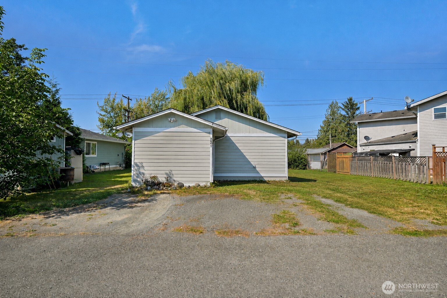 221 Front Street Property Photo 16