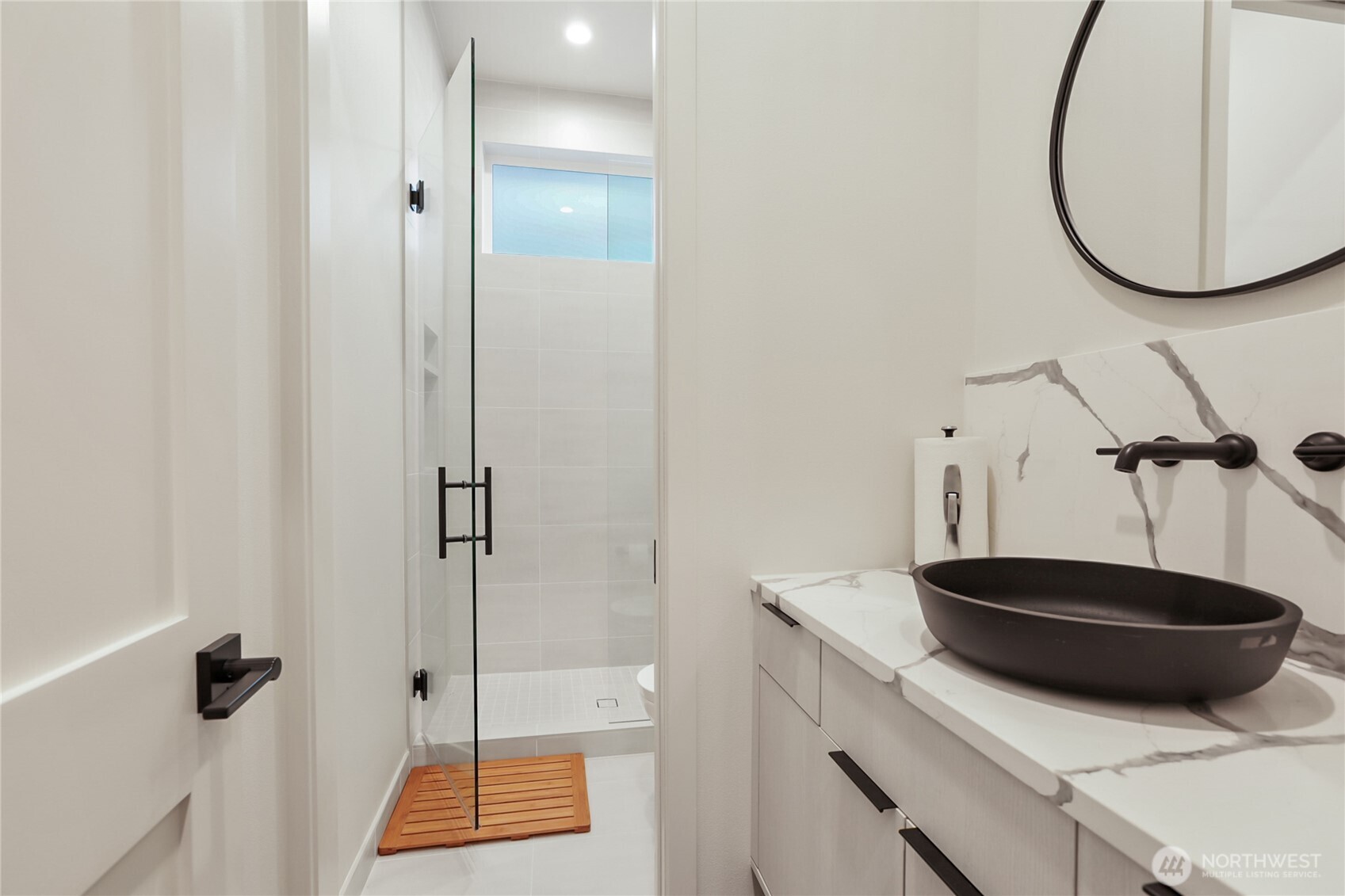 246 5th Avenue Property Photo 11