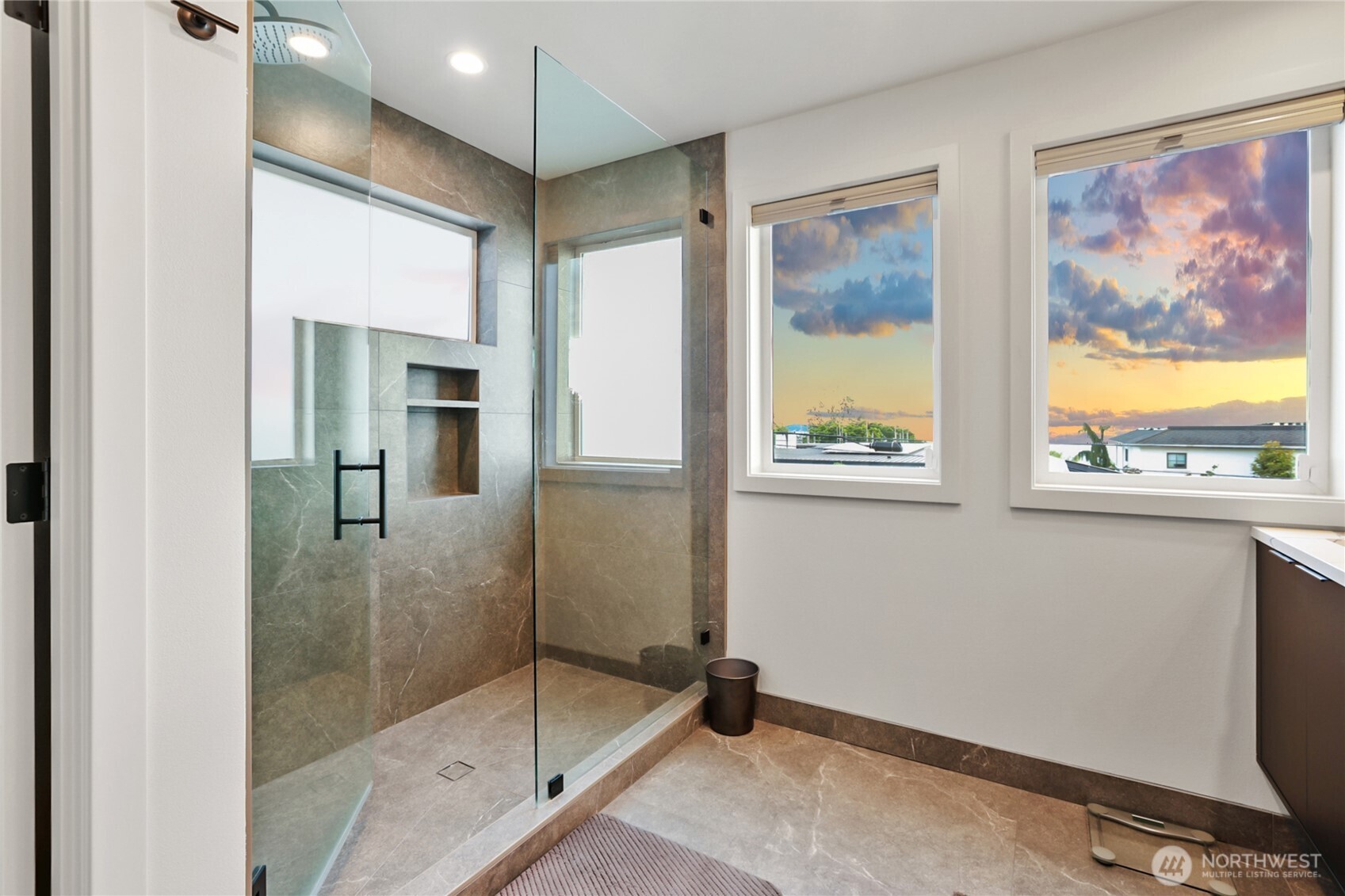 246 5th Avenue Property Photo 12