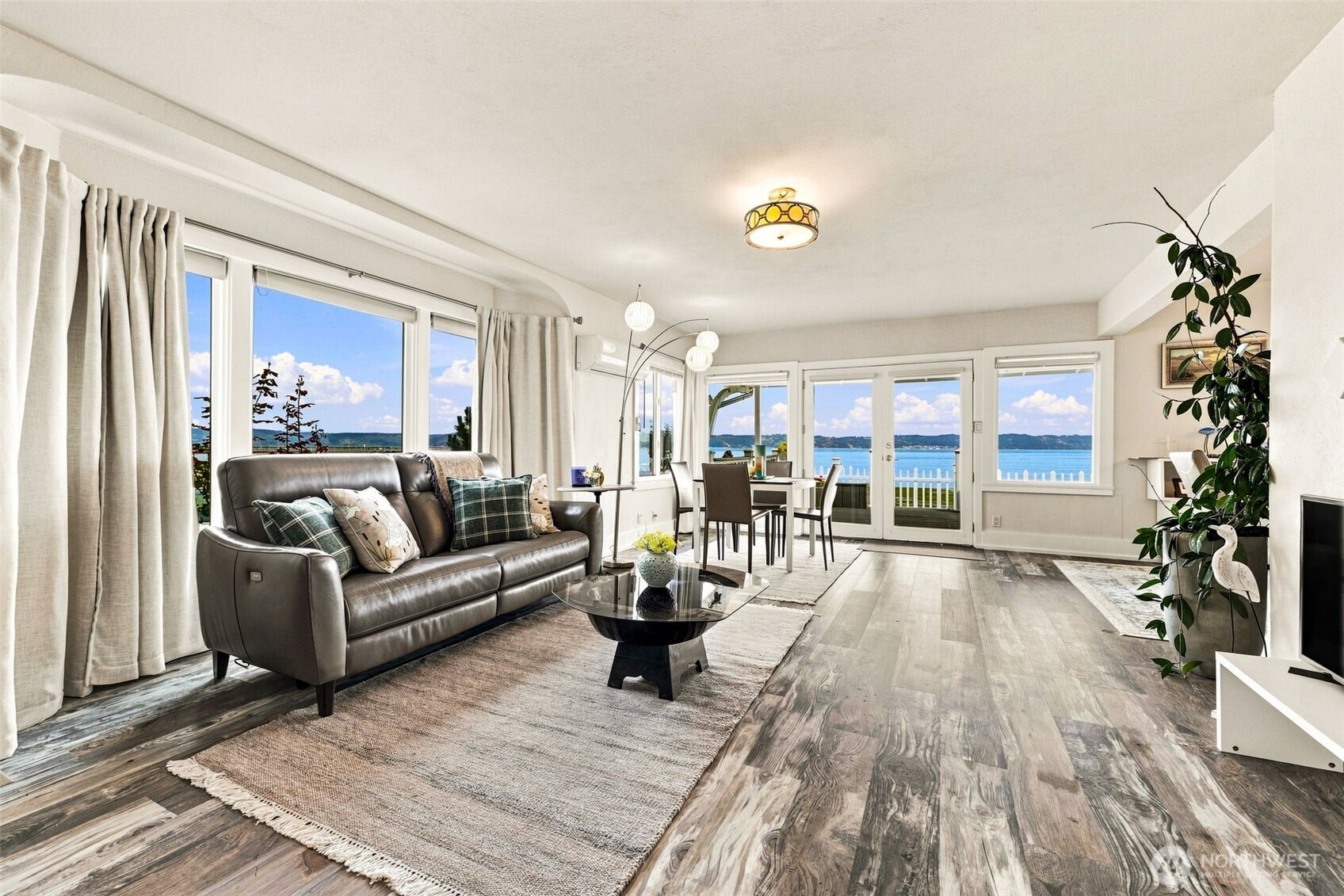 1626 Beach Drive Property Photo 8