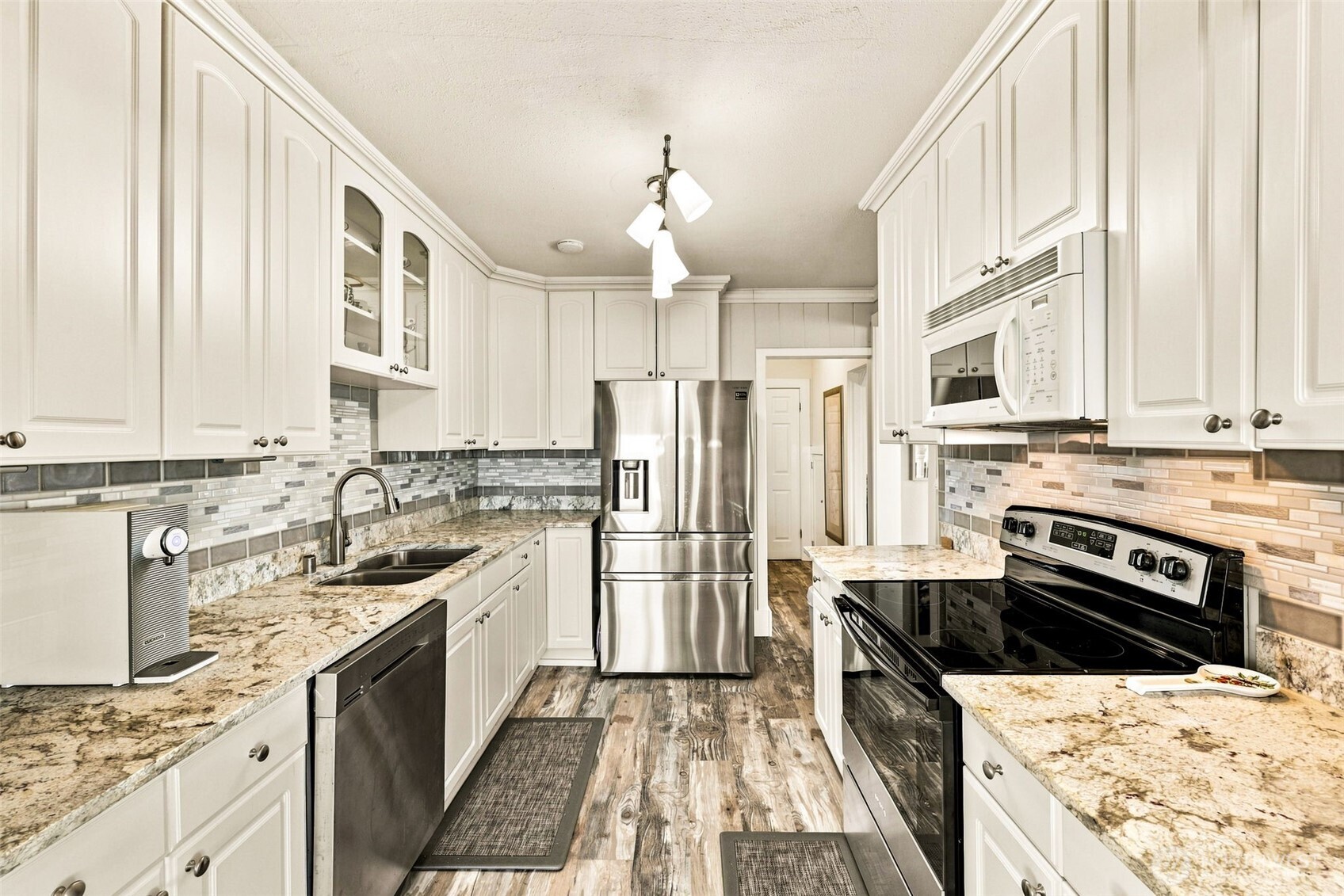 1626 Beach Drive Property Photo 13