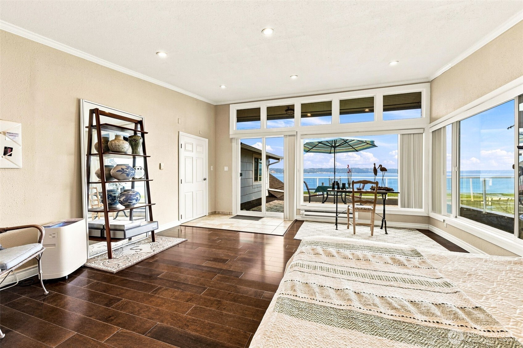 1626 Beach Drive Property Photo 15