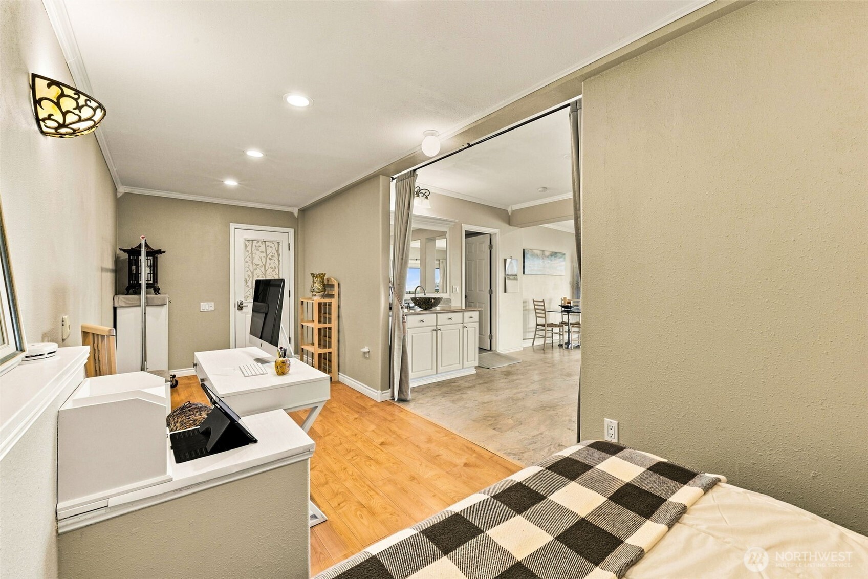 1626 Beach Drive Property Photo 27