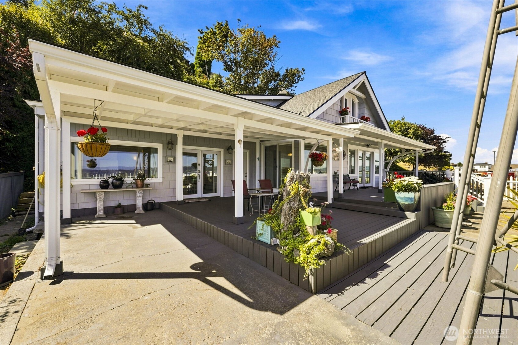 1626 Beach Drive Property Photo 30