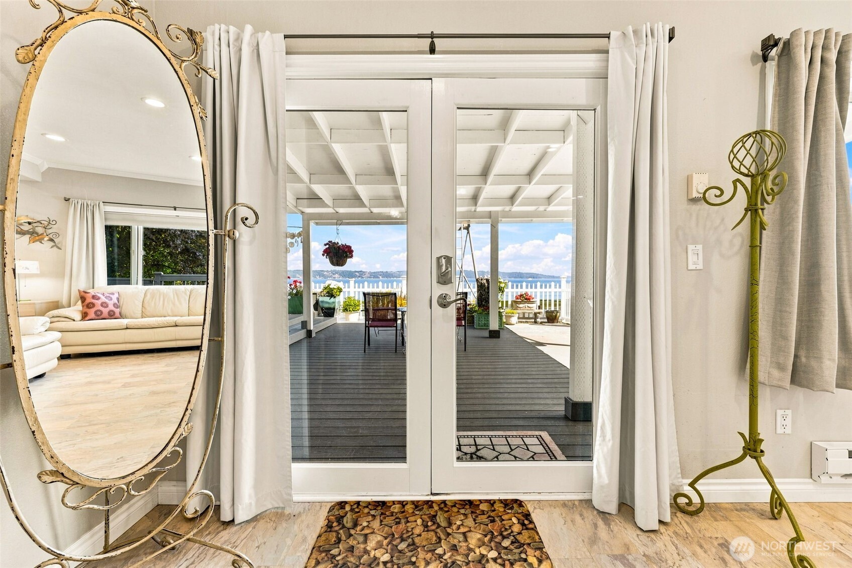 1626 Beach Drive Property Photo 31