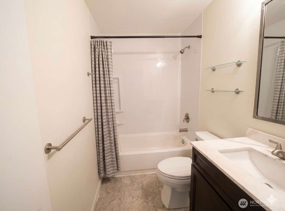 6006 N 15th C104 Property Photo 17