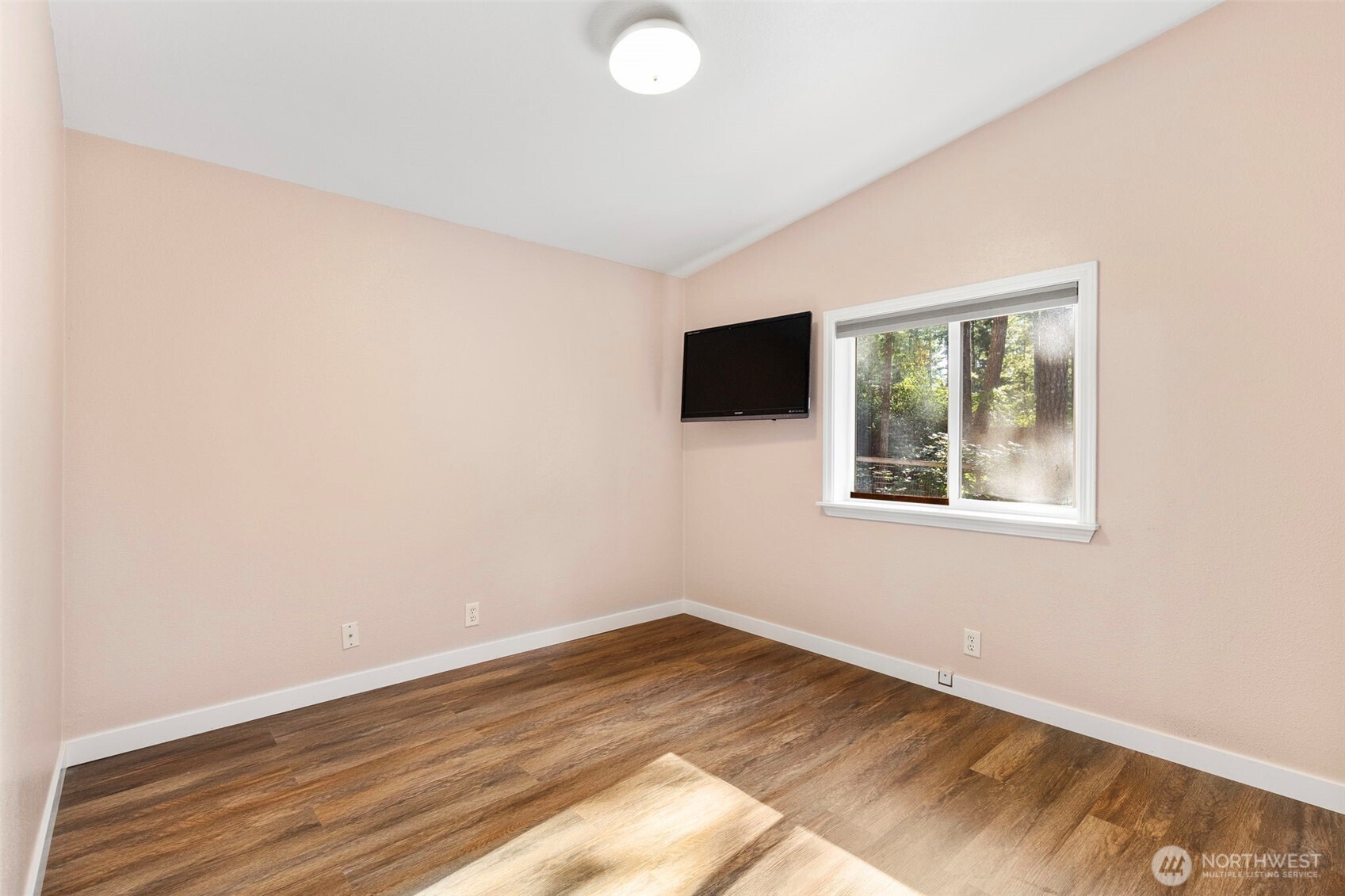 111 Ne Collins Drive Property Photo 14