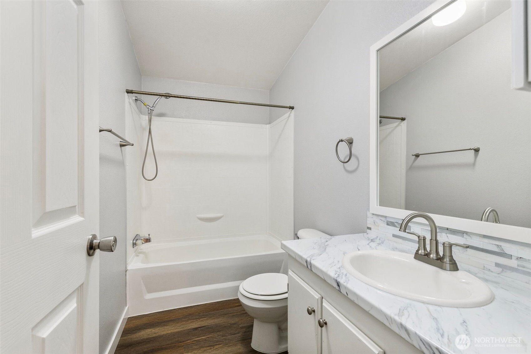111 Ne Collins Drive Property Photo 17
