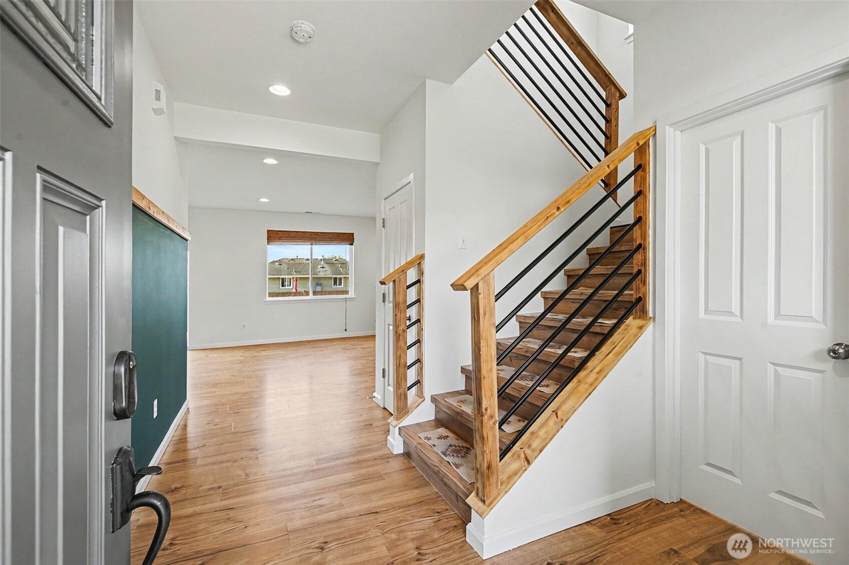 924 S 134th Street Property Photo 4