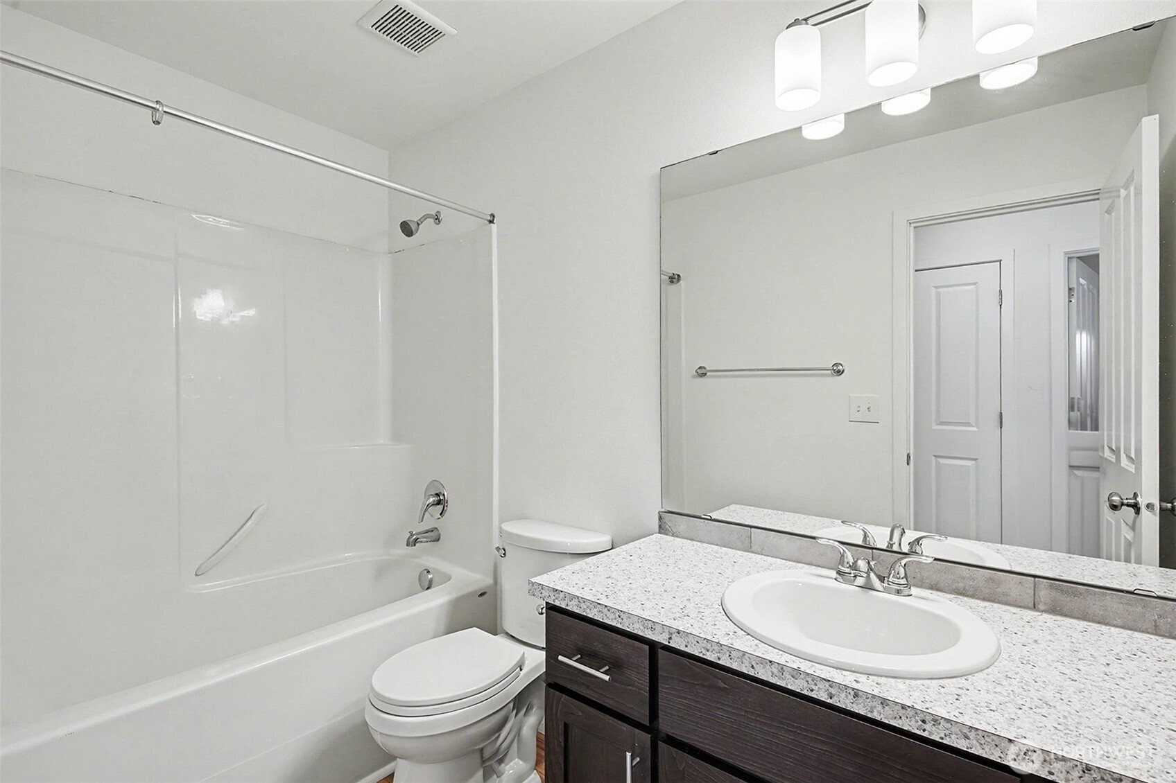 924 S 134th Street Property Photo 19