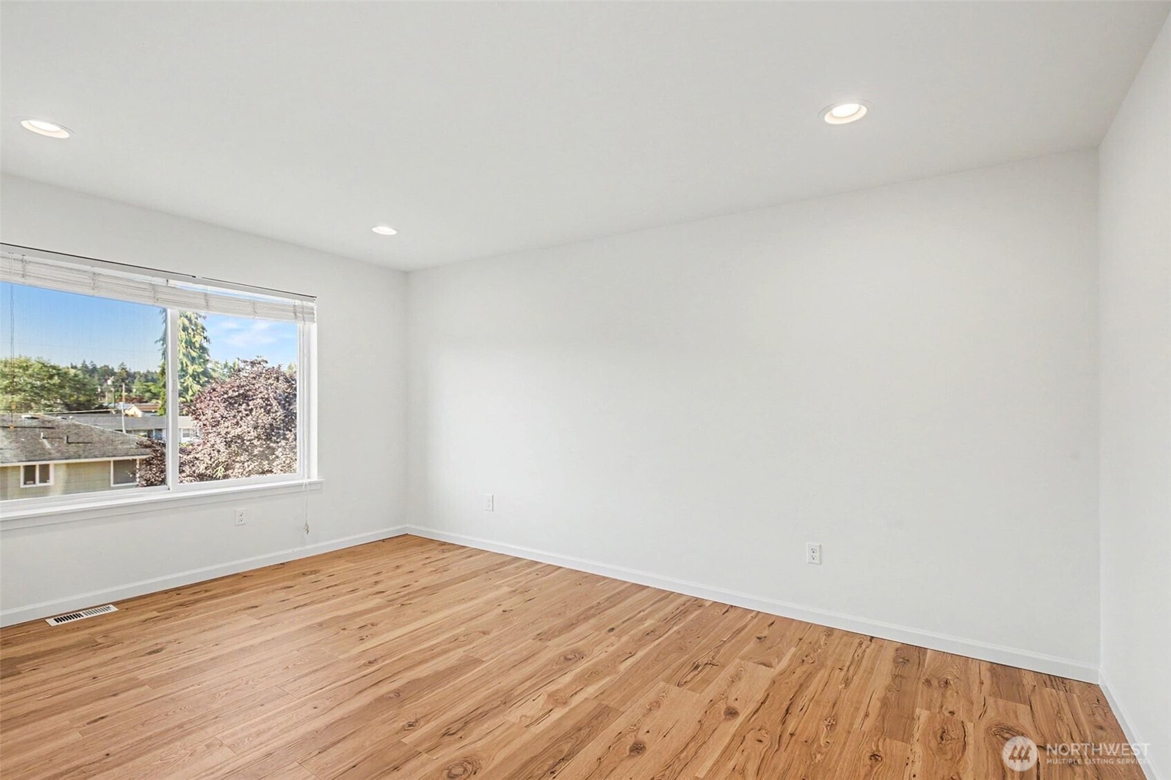 924 S 134th Street Property Photo 21