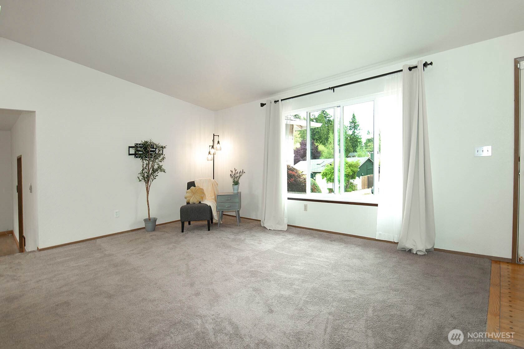 10610 4th Drive Property Photo 4