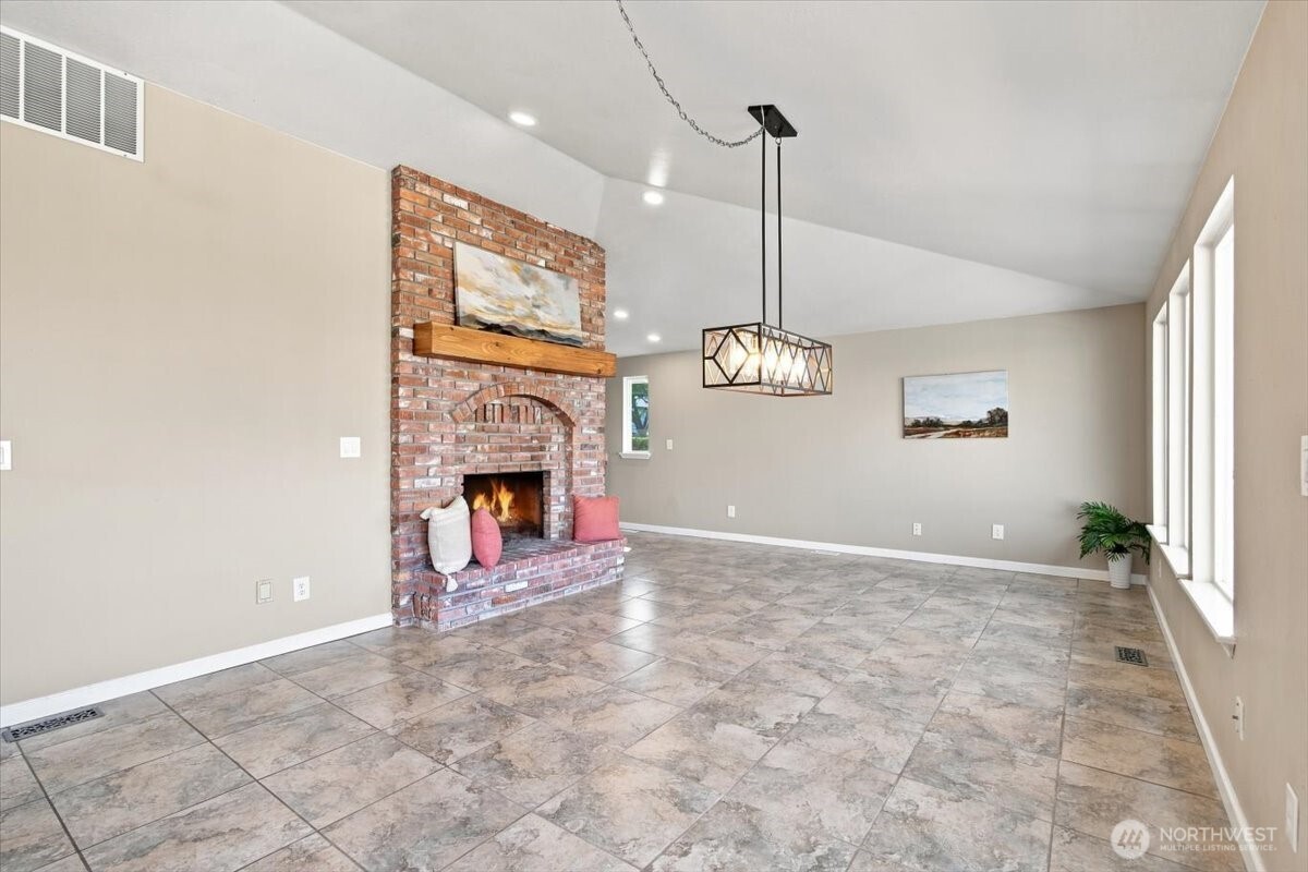 1104 N Fellows Drive Property Photo 24
