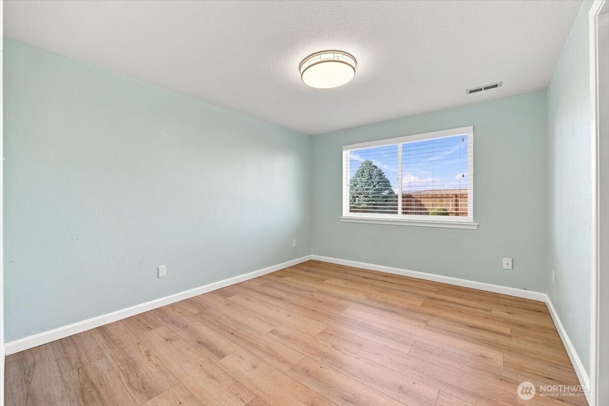 1104 N Fellows Drive Property Photo 32
