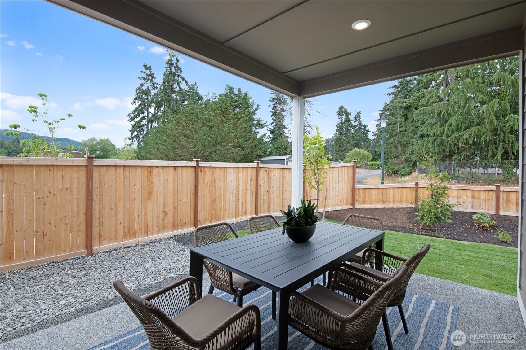 1125 Folgate Drive Property Photo 11