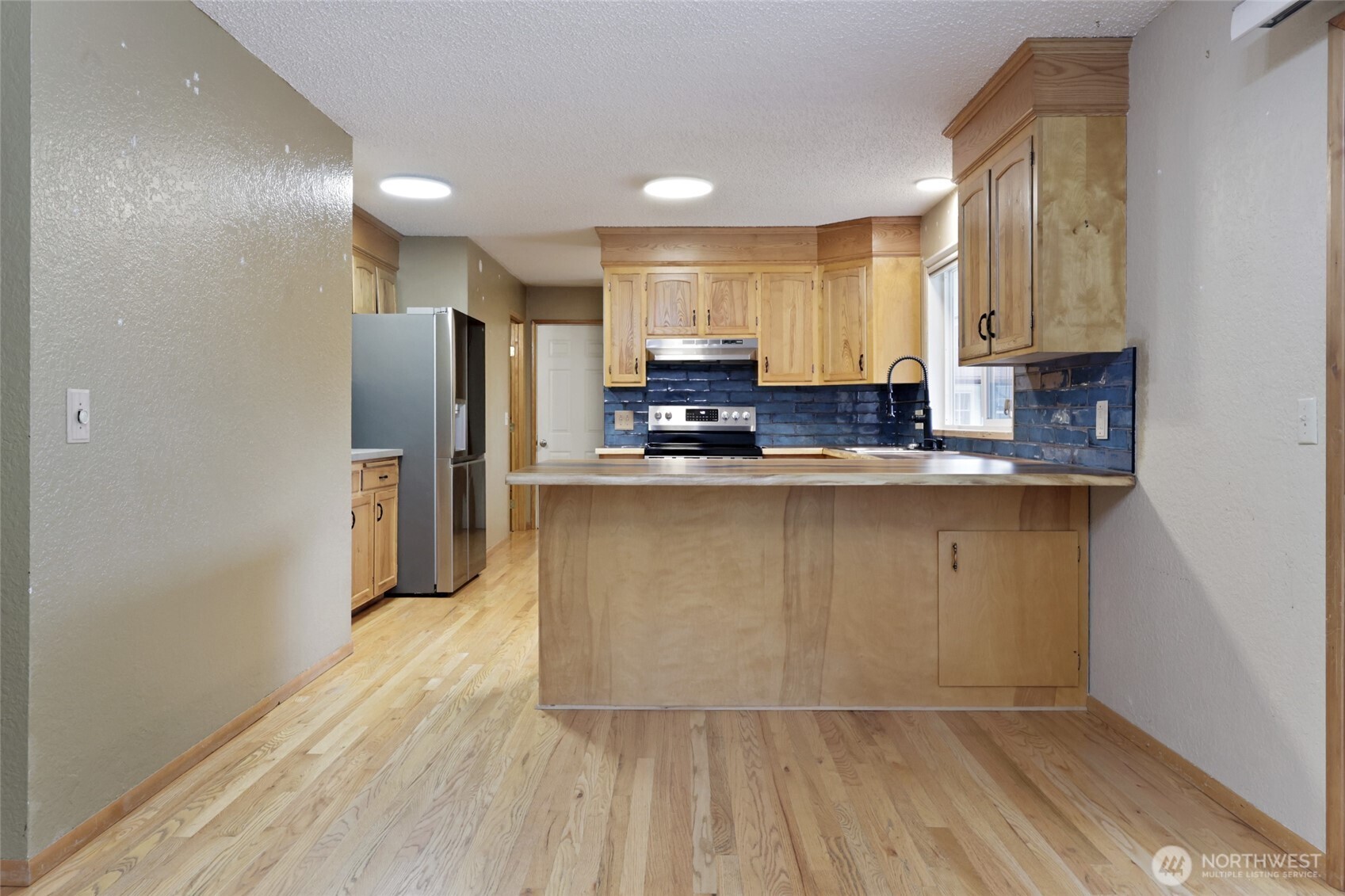 102 W Adams Avenue Property Photo 7