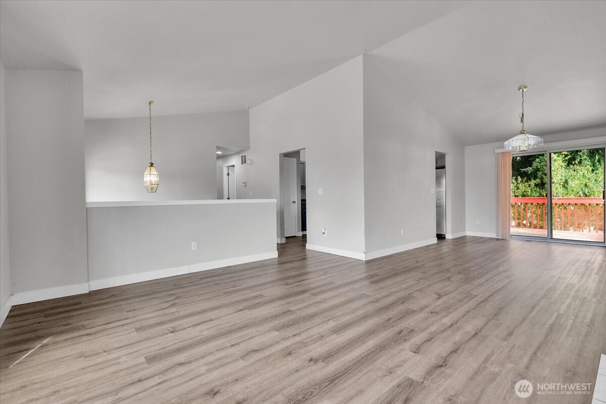 8415 199th Street Ct Property Photo 4