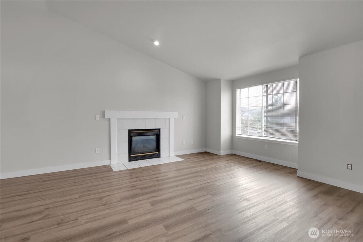 8415 199th Street Ct Property Photo 6