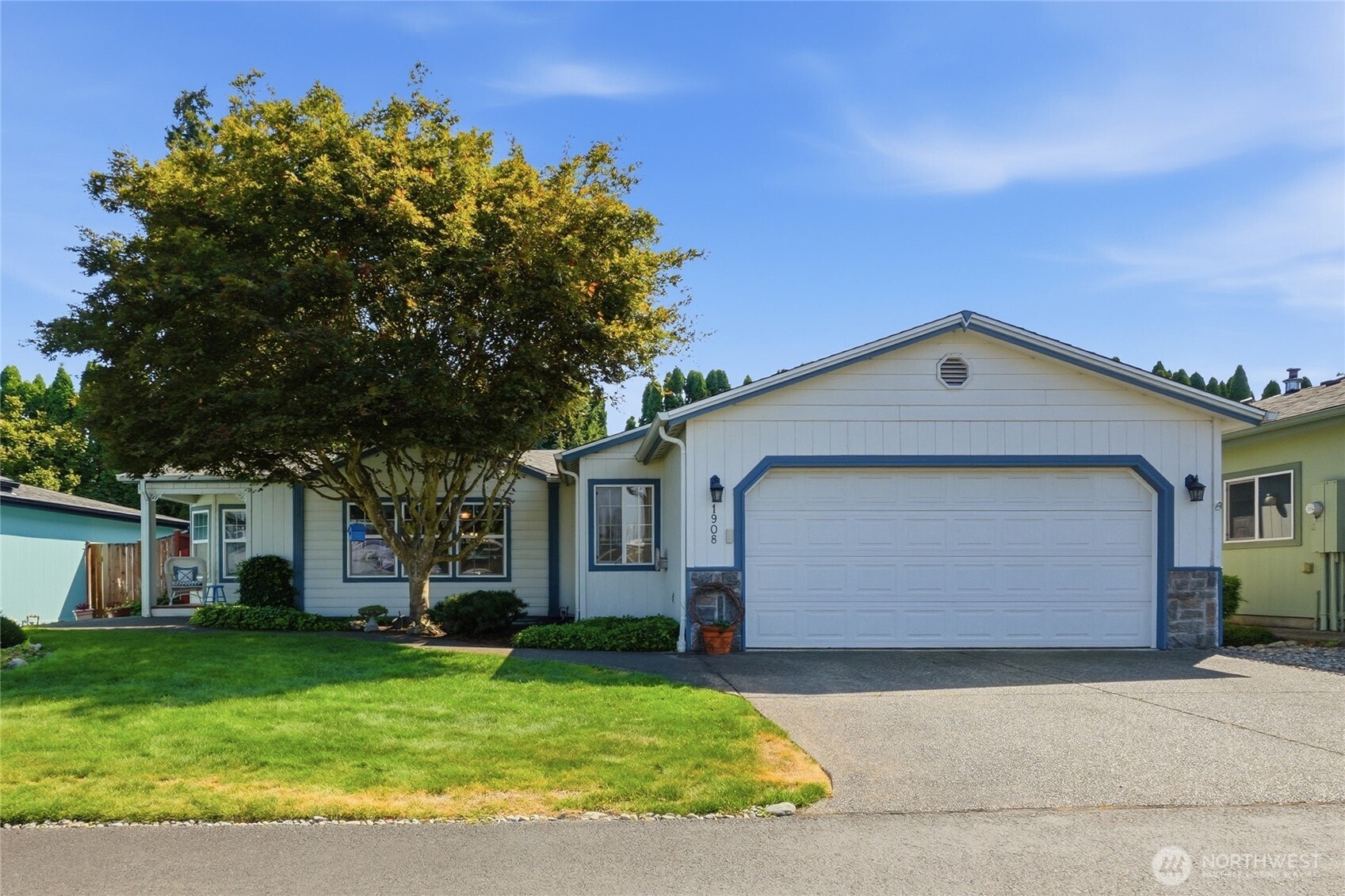 1908 177th Street Ct 33 Property Photo 3