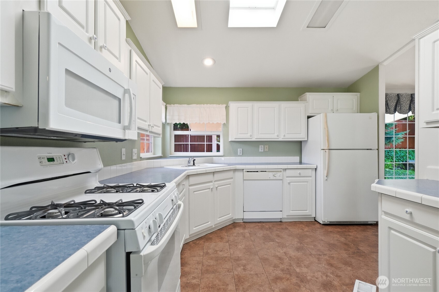 1908 177th Street Ct 33 Property Photo 12