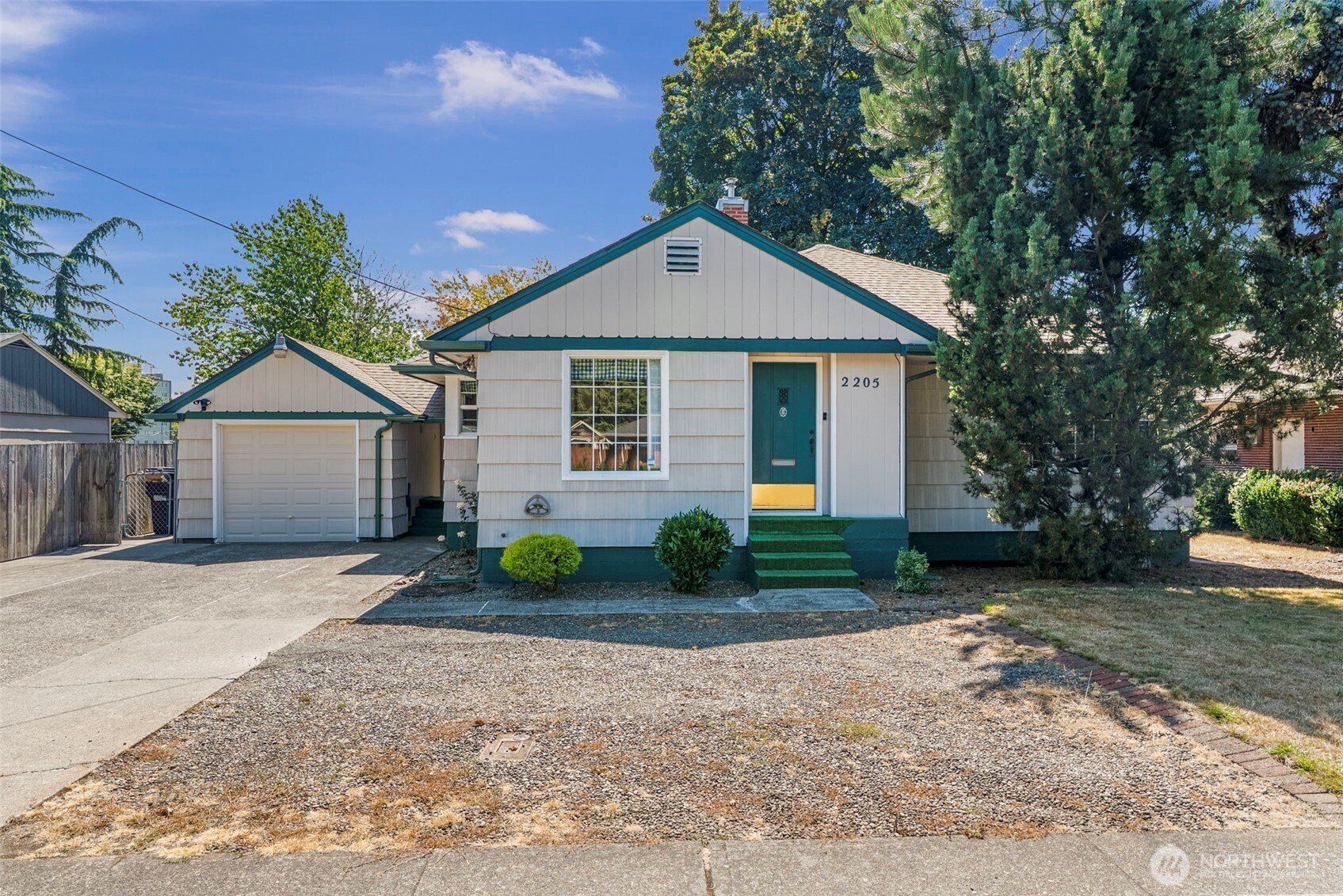 2205 Ocean Beach Highway Property Photo 2