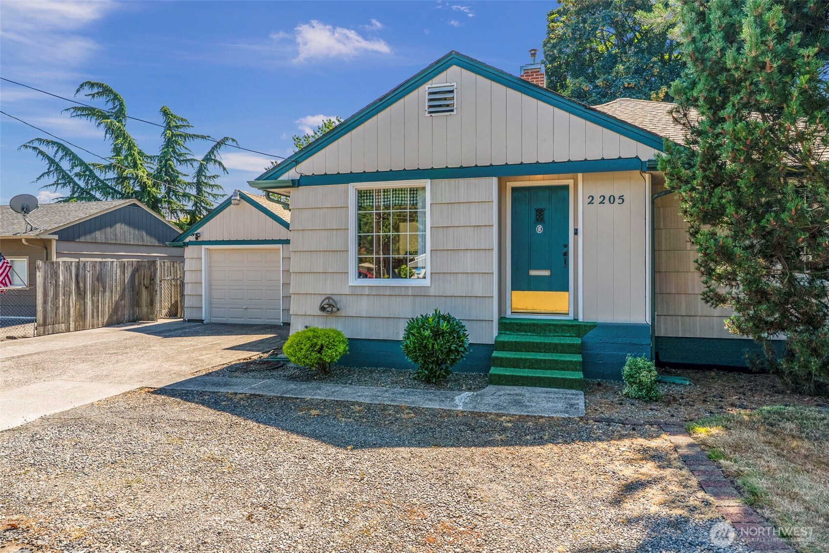 2205 Ocean Beach Highway Property Photo 3