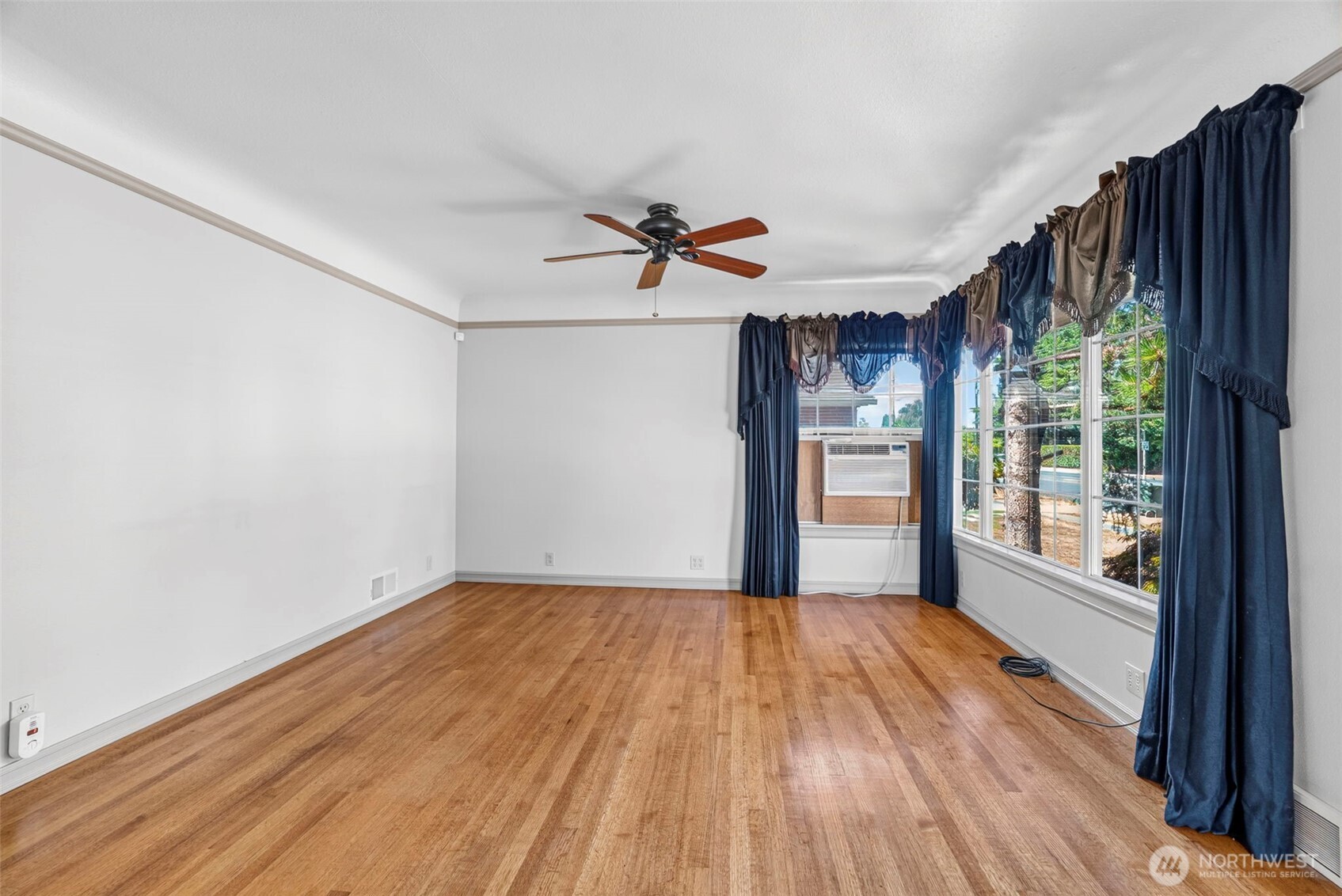 2205 Ocean Beach Highway Property Photo 4