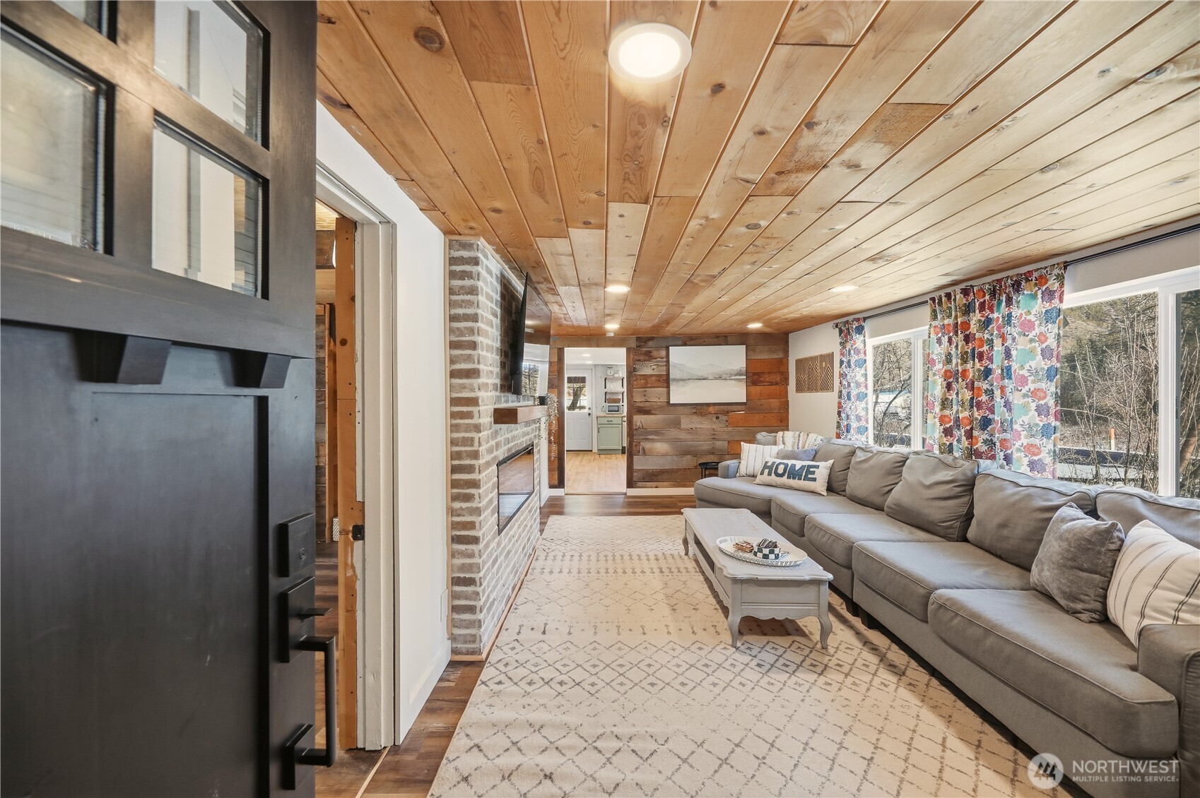 5552 Campbell Road Property Photo 3