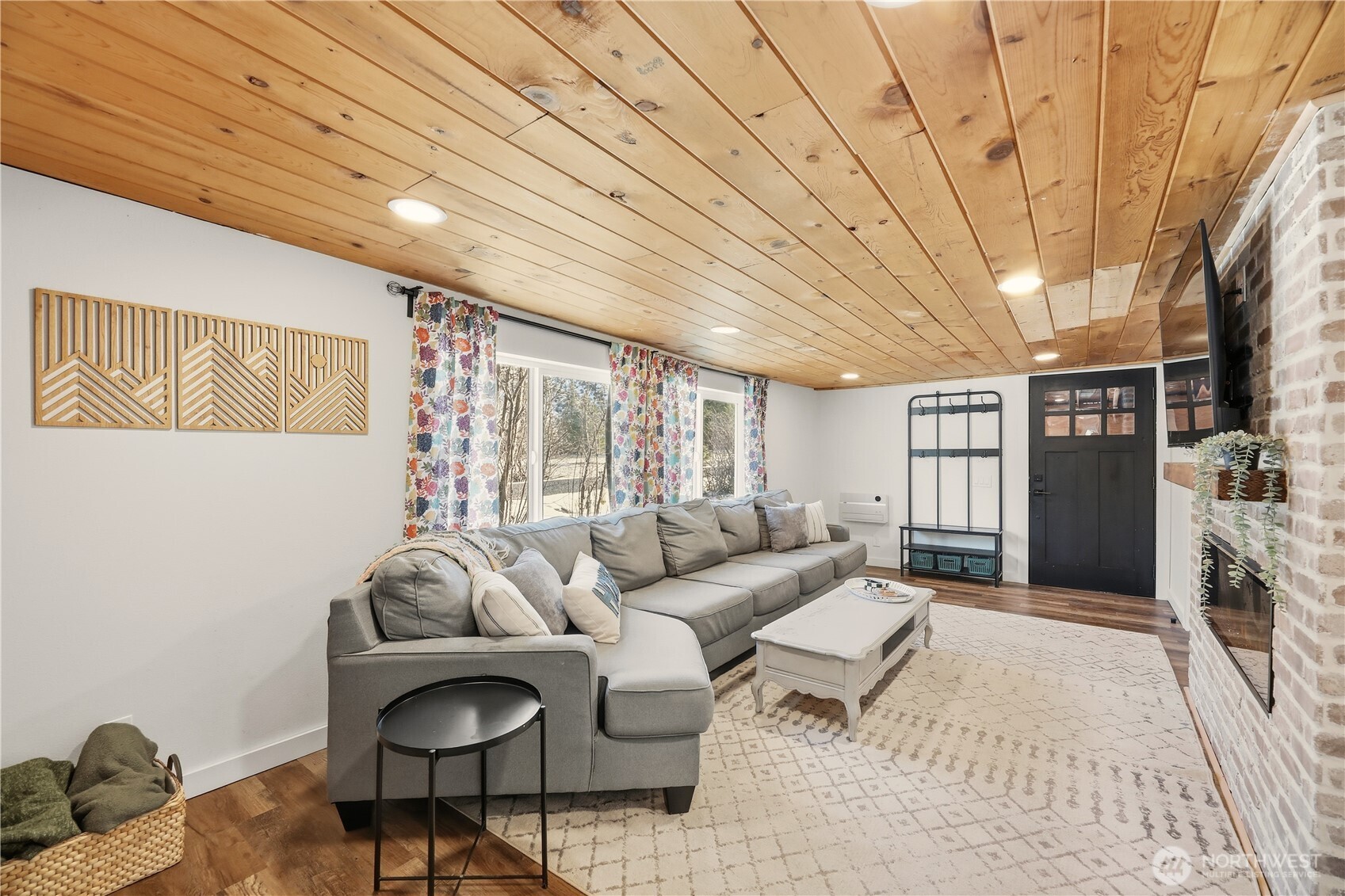 5552 Campbell Road Property Photo 7