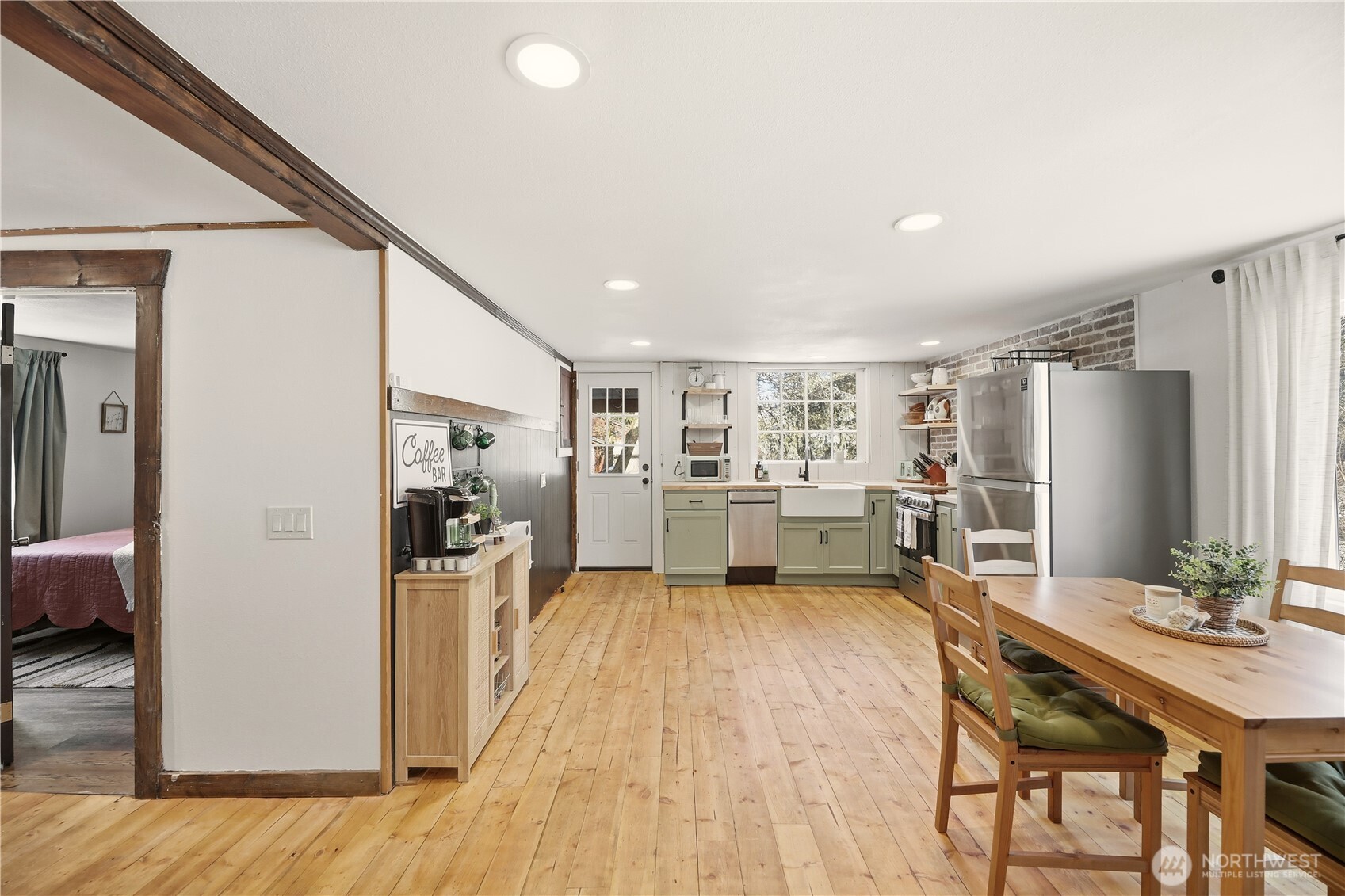 5552 Campbell Road Property Photo 9