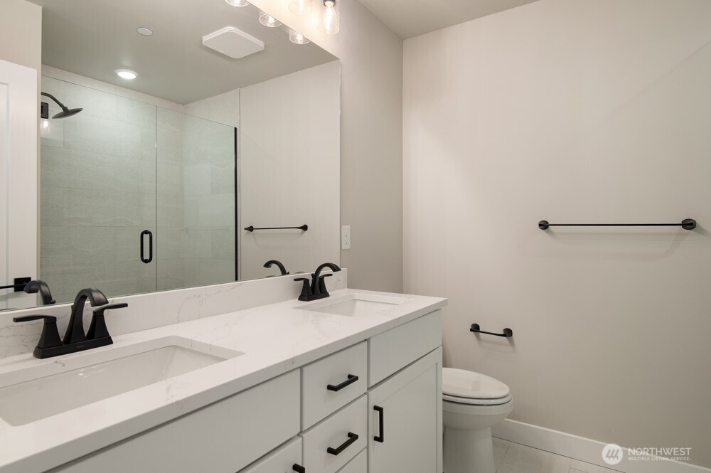 6611 S 128th Street Property Photo 17