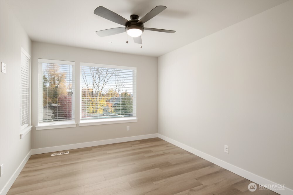 6611 S 128th Street Property Photo 19