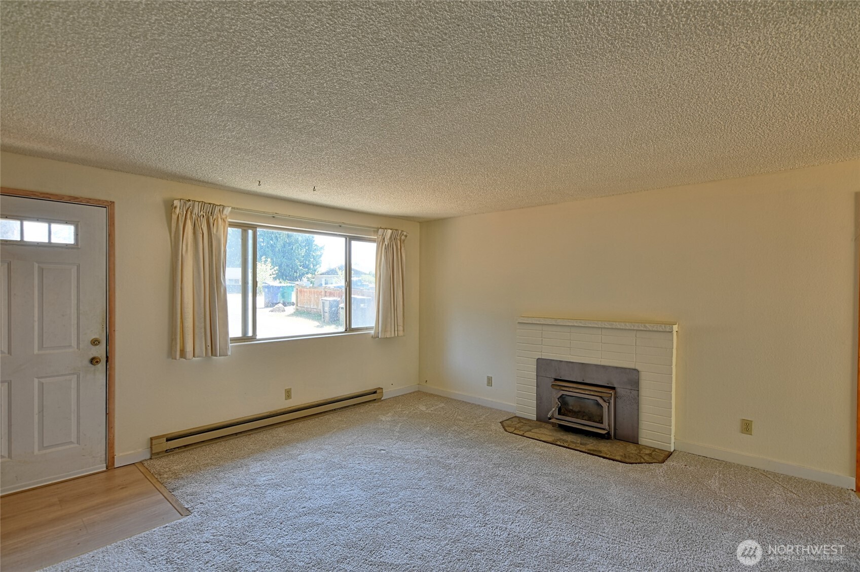 6115 201st Pl Ne Property Photo 8