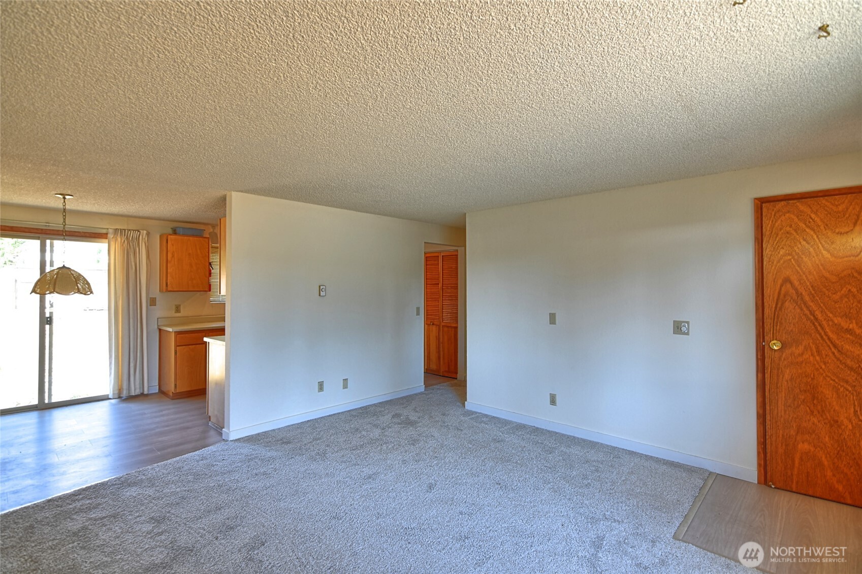 6115 201st Pl Ne Property Photo 9