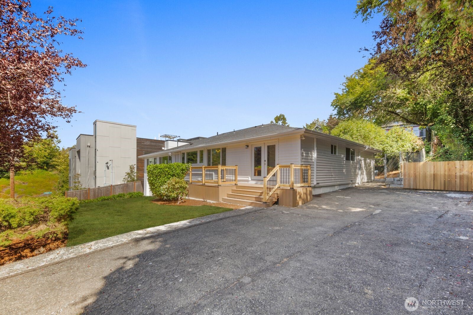 1510 Bradner Place Property Photo 3