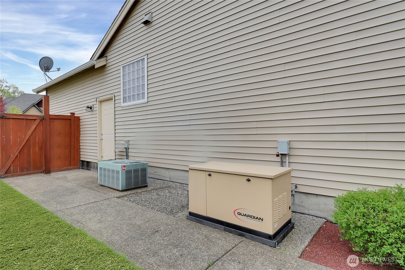 13714 143rd Avenue Property Photo 32