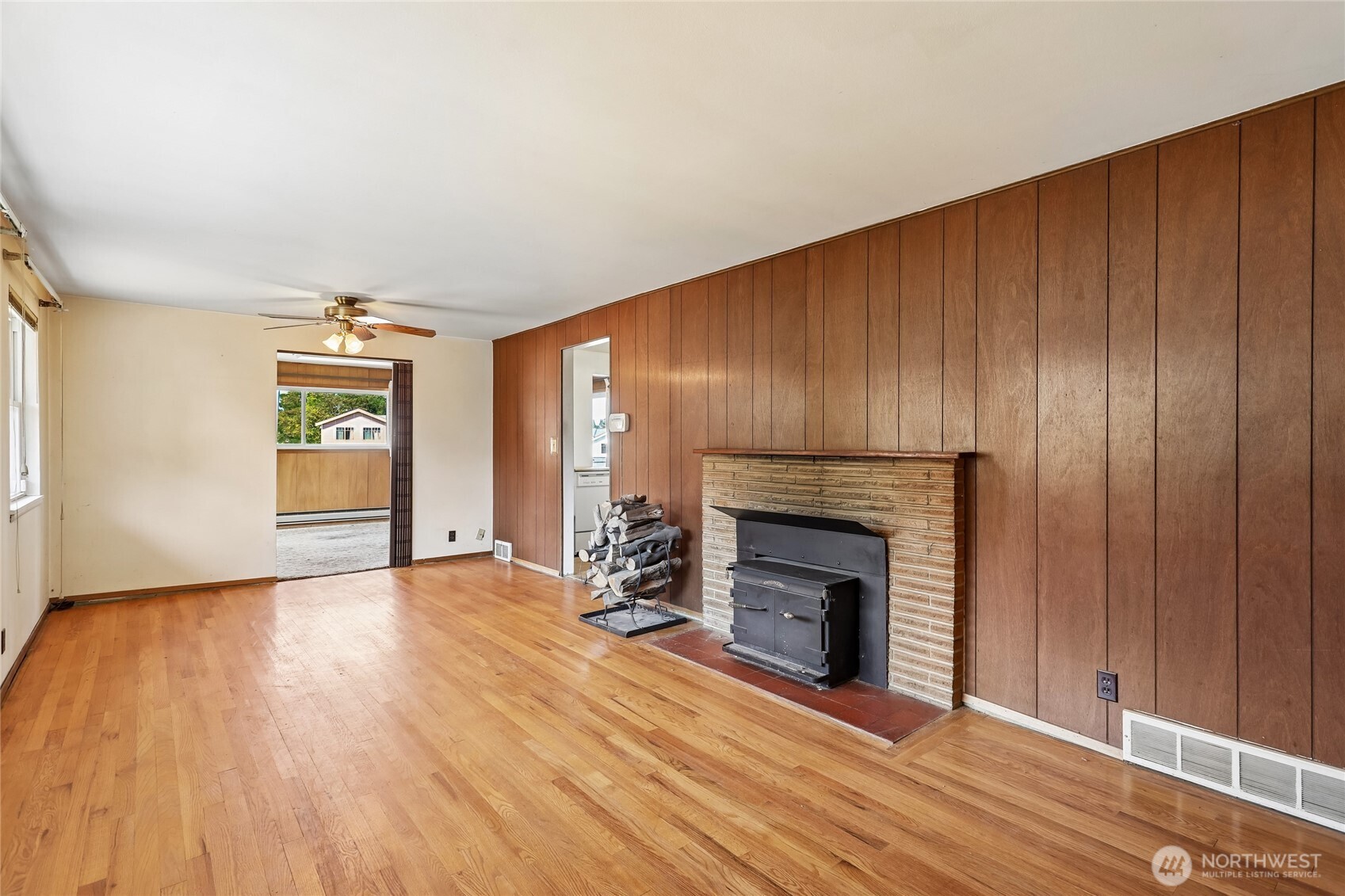 13004 Ambaum Boulevard Property Photo 6