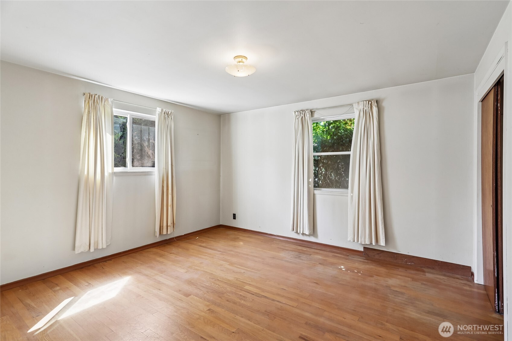 13004 Ambaum Boulevard Property Photo 15
