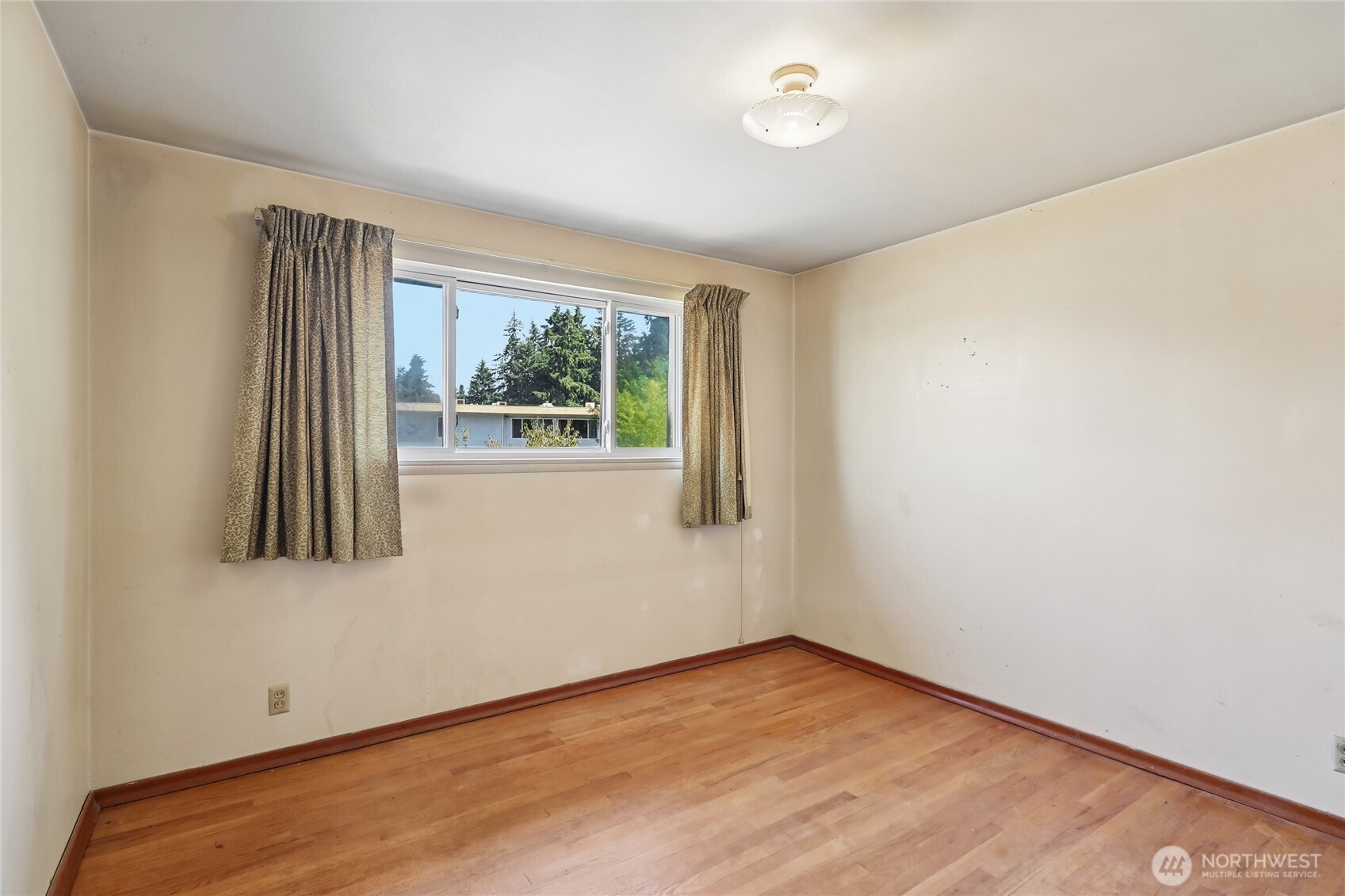 13004 Ambaum Boulevard Property Photo 17