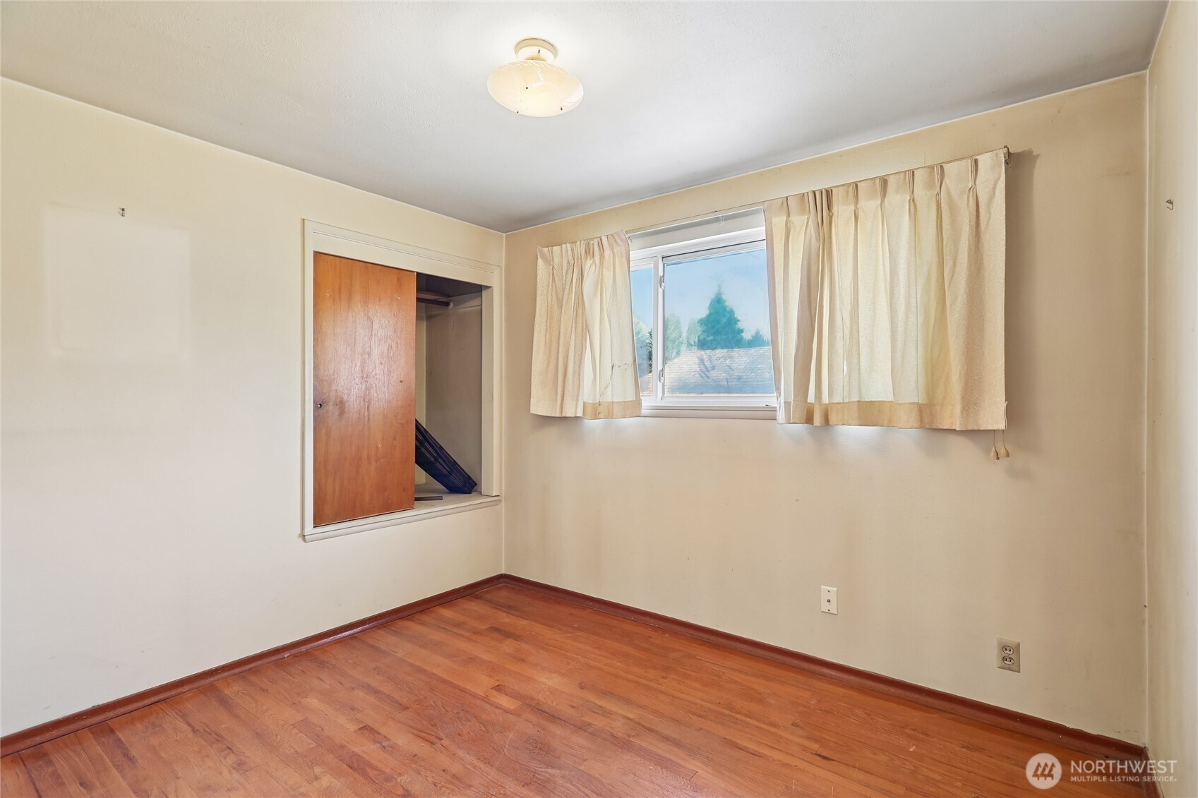 13004 Ambaum Boulevard Property Photo 19