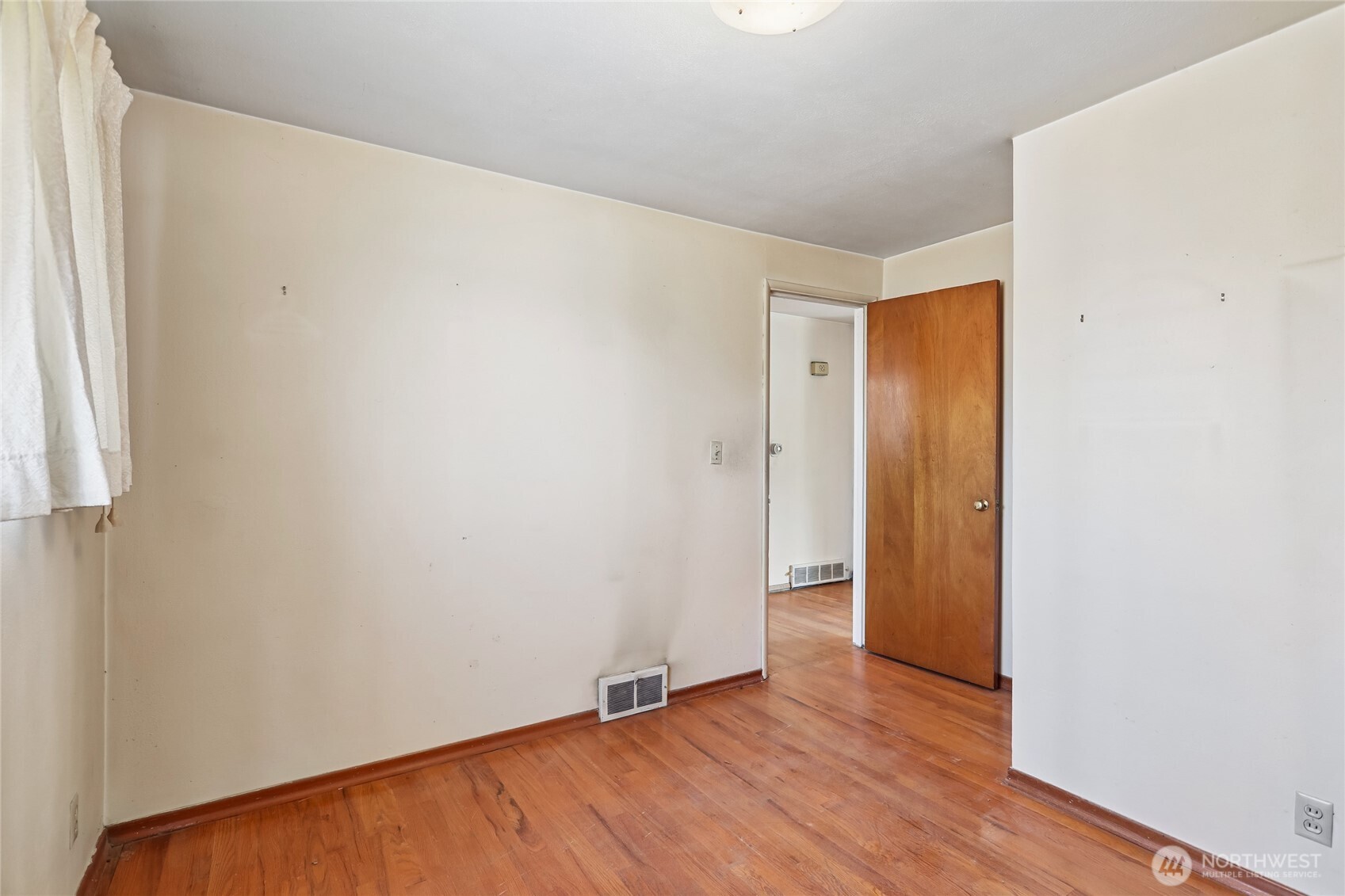 13004 Ambaum Boulevard Property Photo 20