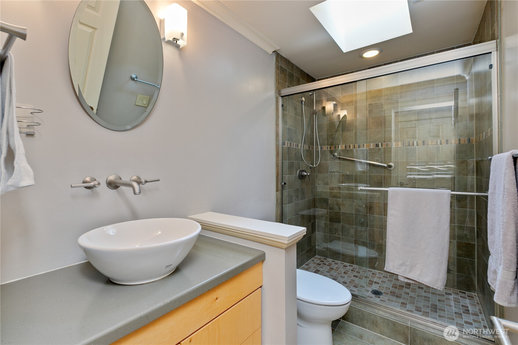 15865 Northup Way 41 Property Photo 29