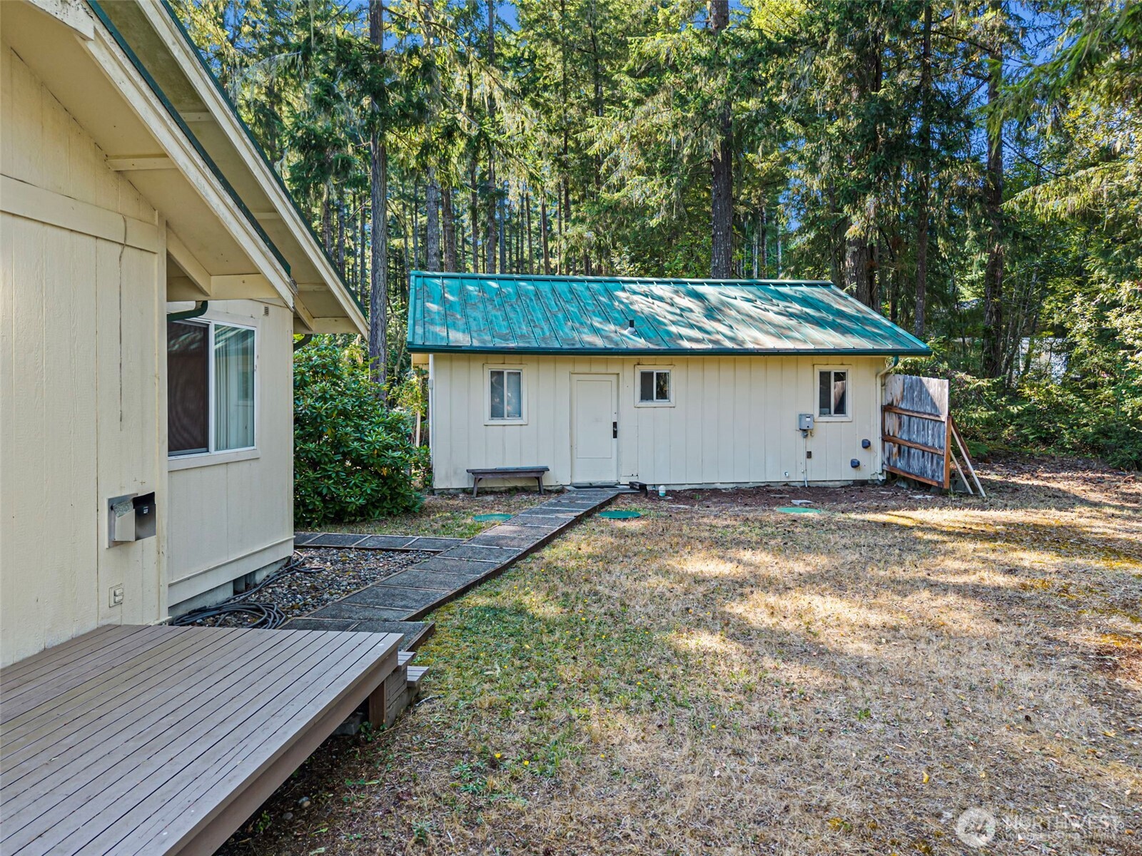 150 E Haskell Hill Road Property Photo 6