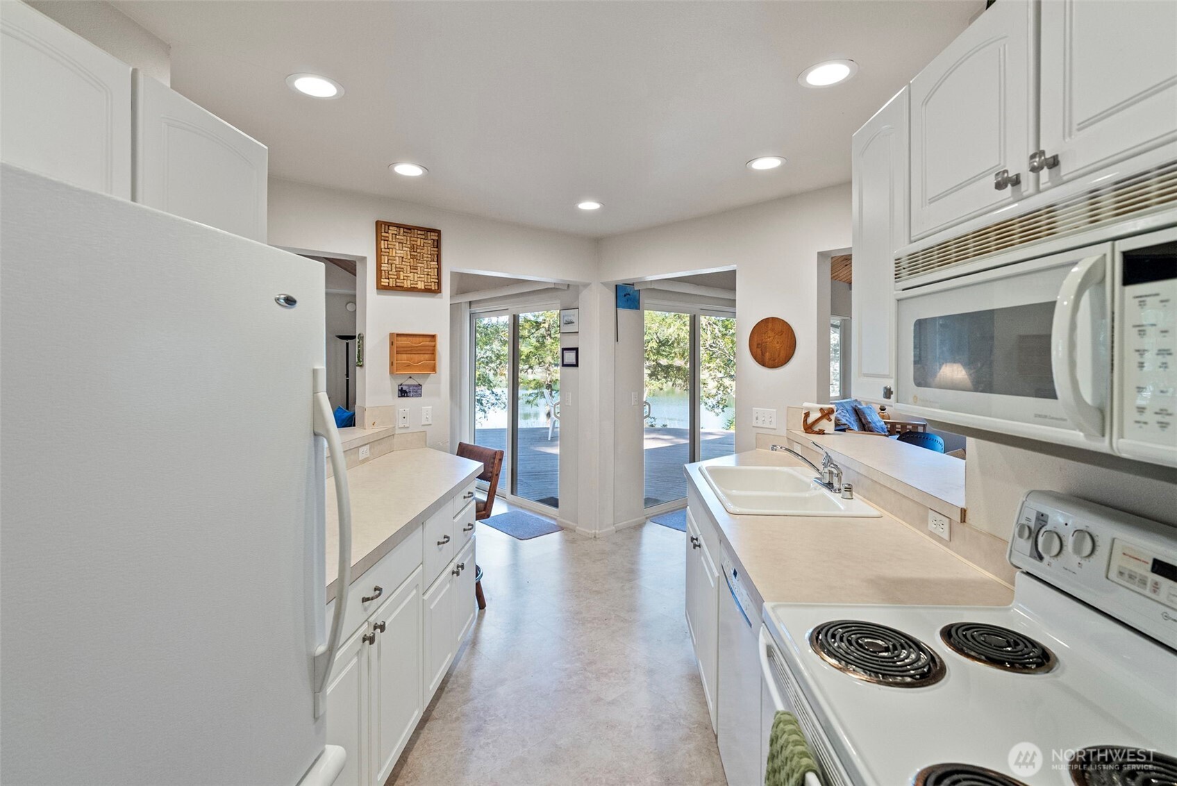 150 E Haskell Hill Road Property Photo 11