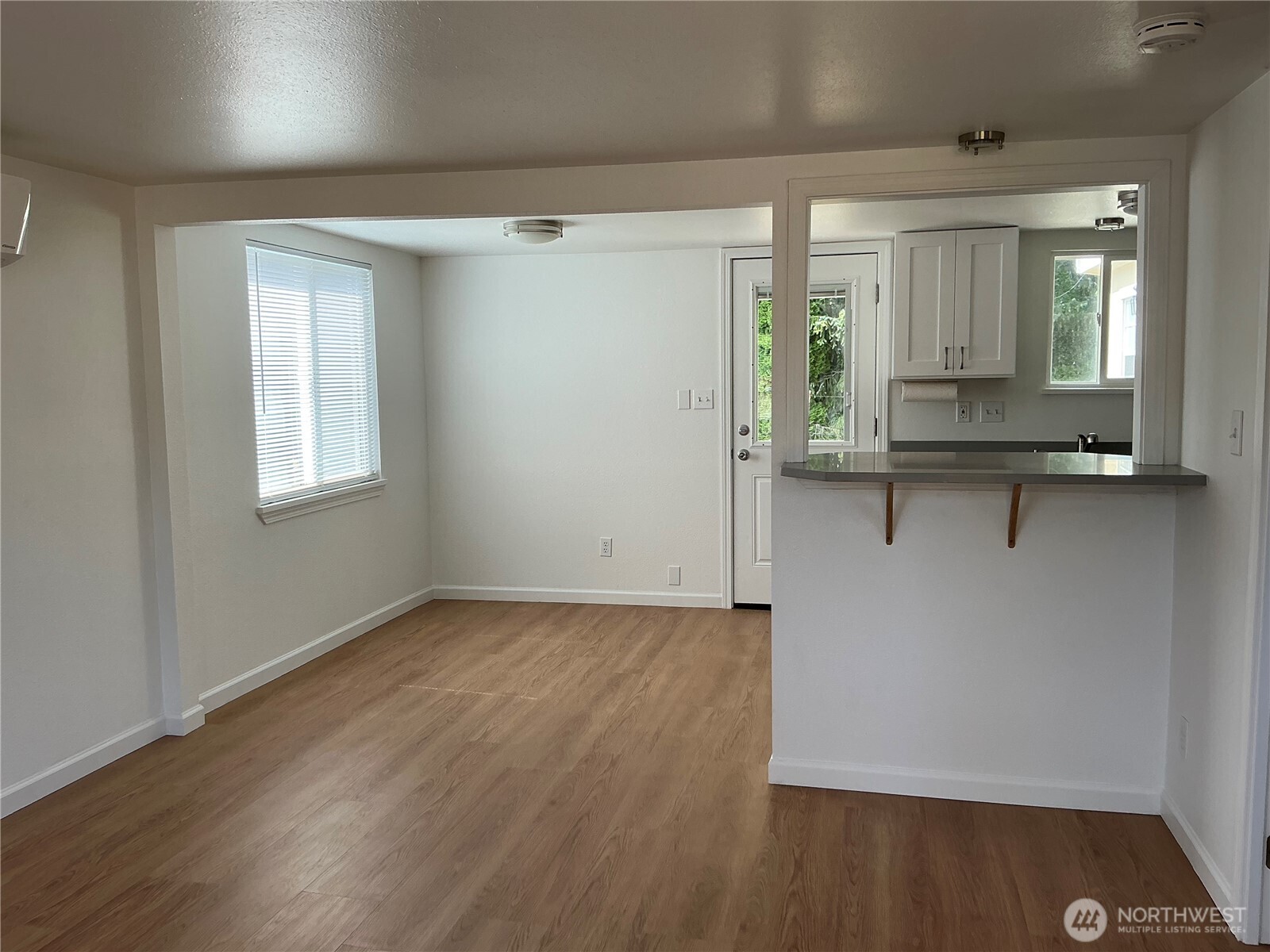325 Hawthorne Street Property Photo 10